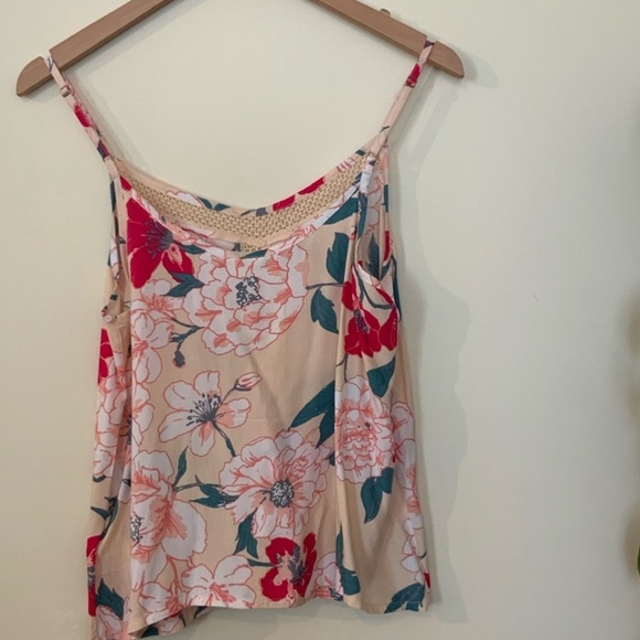 ROXY - Tank - NWT - Soft, Floral, Summer Tank - S - Picture 4 of 5